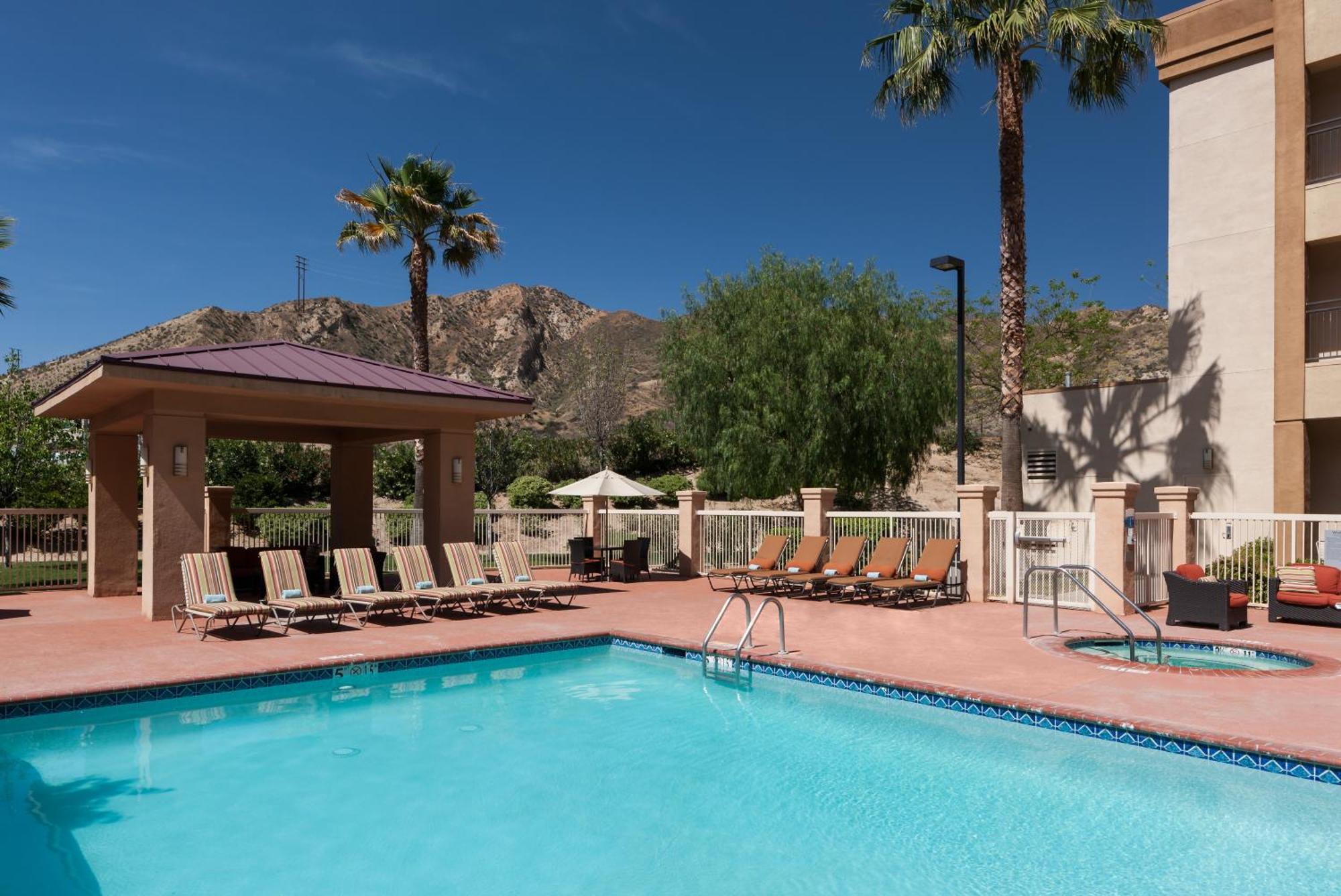 Courtyard By Marriott Santa Clarita Valencia Ξενοδοχείο Εξωτερικό φωτογραφία