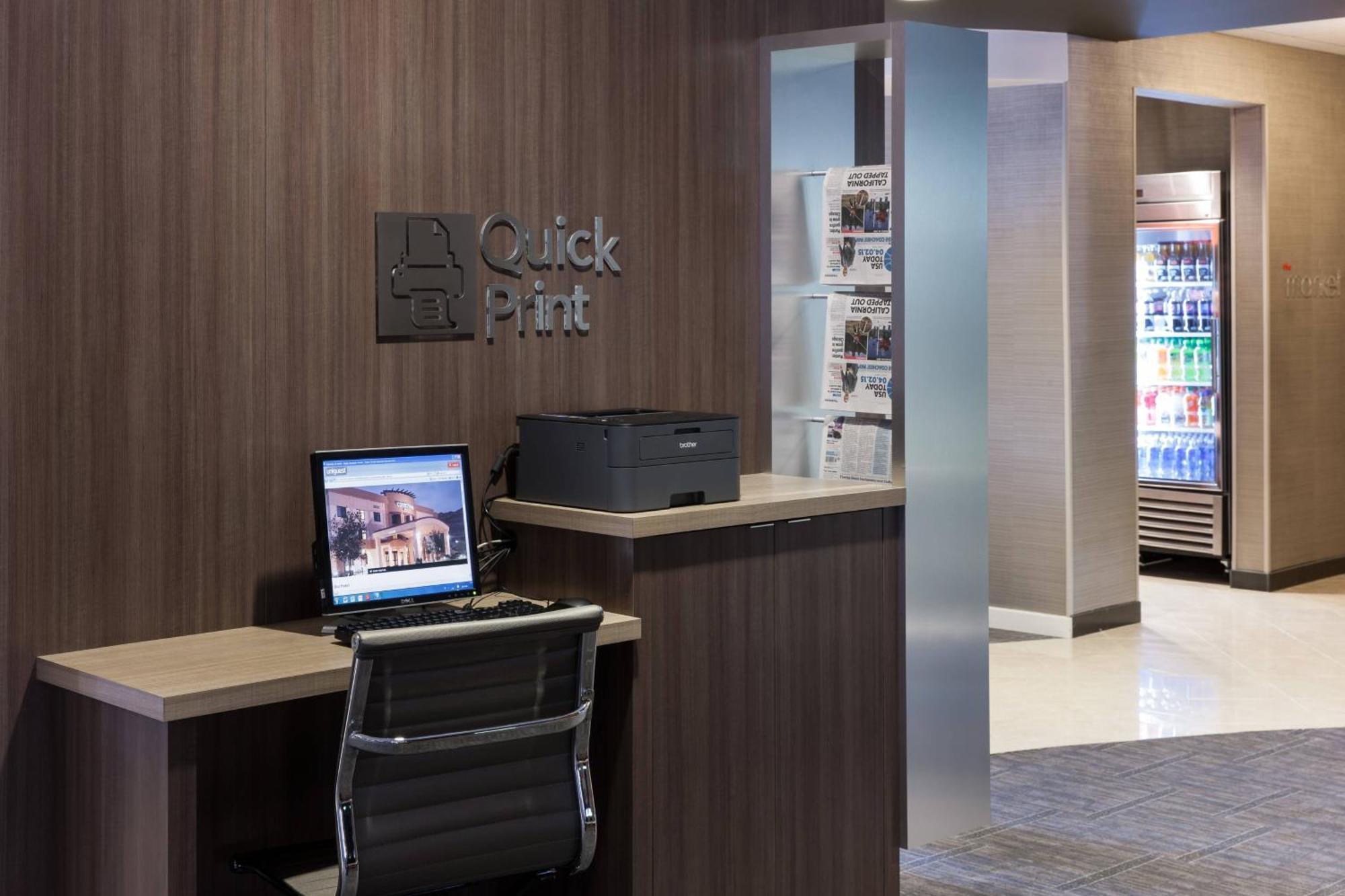 Courtyard By Marriott Santa Clarita Valencia Ξενοδοχείο Εξωτερικό φωτογραφία