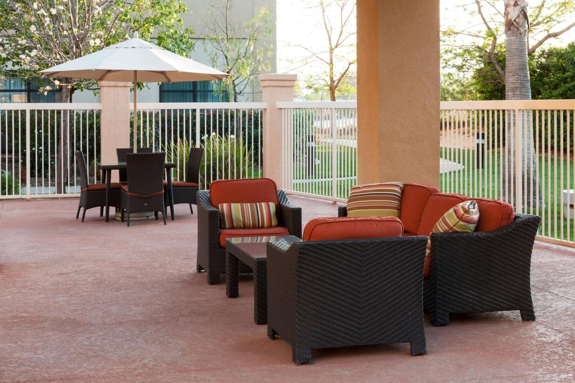 Courtyard By Marriott Santa Clarita Valencia Ξενοδοχείο Εξωτερικό φωτογραφία