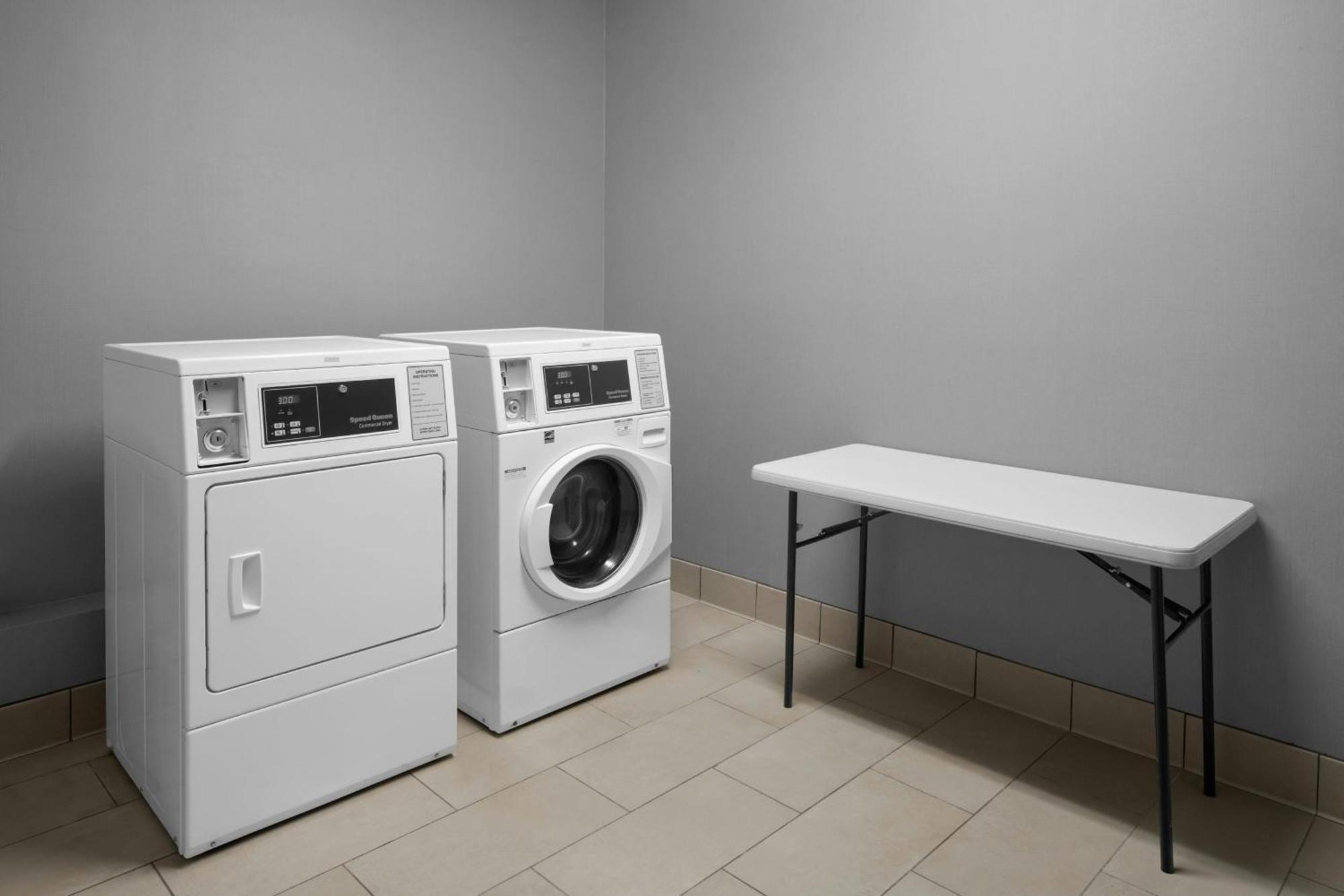 Courtyard By Marriott Santa Clarita Valencia Ξενοδοχείο Εξωτερικό φωτογραφία