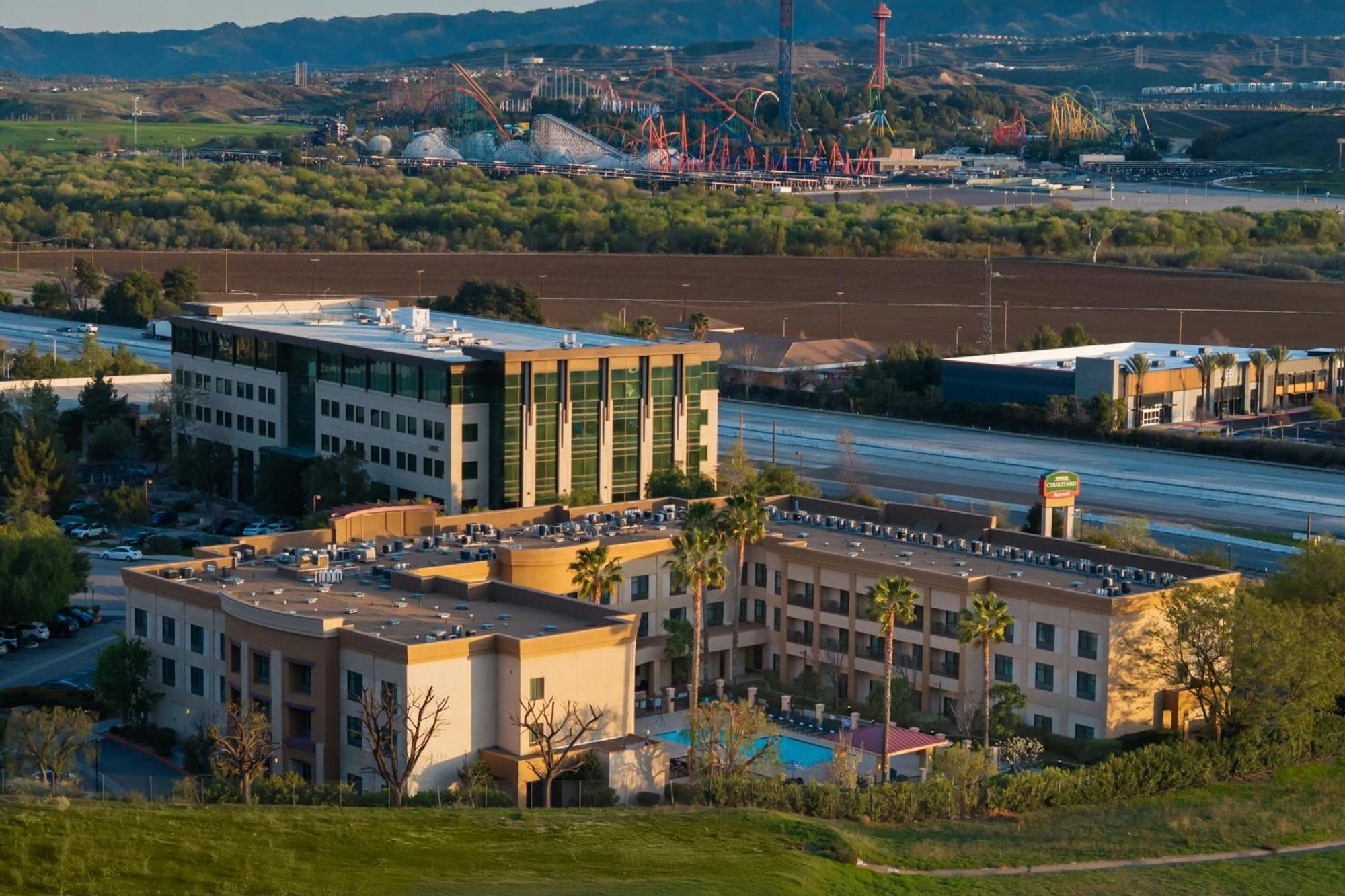 Courtyard By Marriott Santa Clarita Valencia Ξενοδοχείο Εξωτερικό φωτογραφία